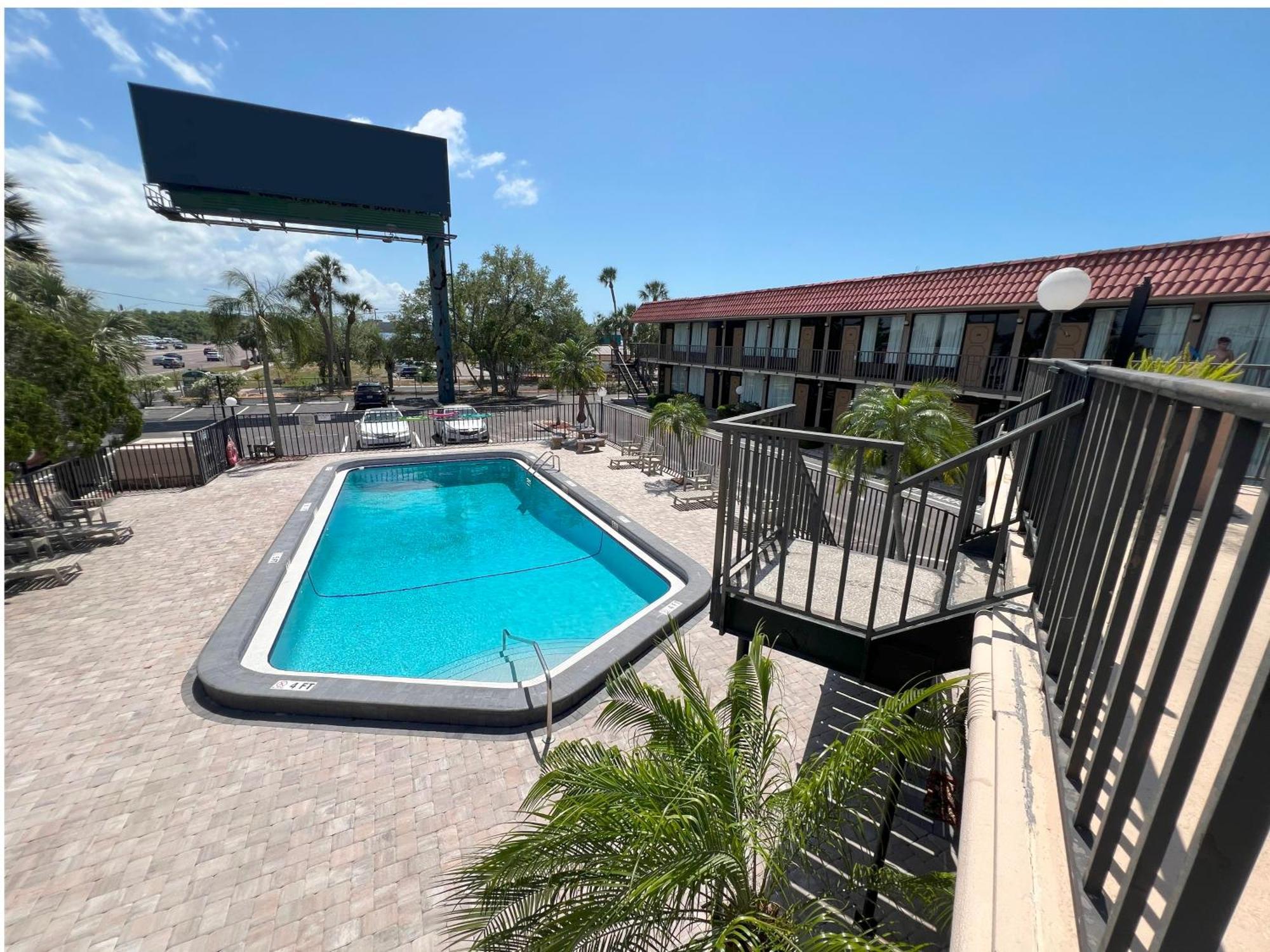 Tarpon Shores Inn Тарпон Спрингс Екстериор снимка