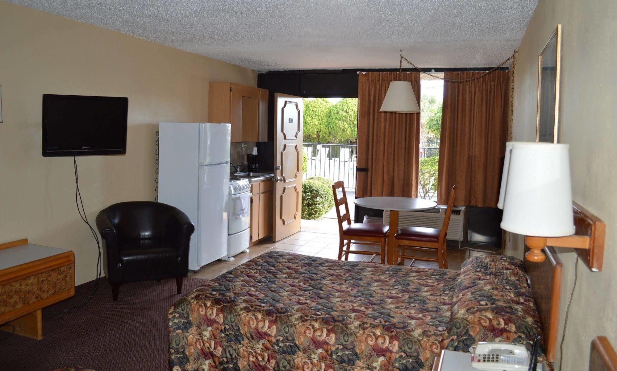 Tarpon Shores Inn Тарпон Спрингс Екстериор снимка